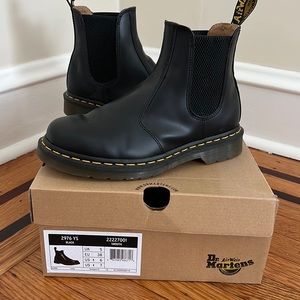 Dr. Martens Chelsea boot (2976 YS), black